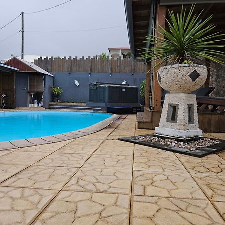 Studio Tres Bon Standing Hotel Petite Île Buitenkant foto